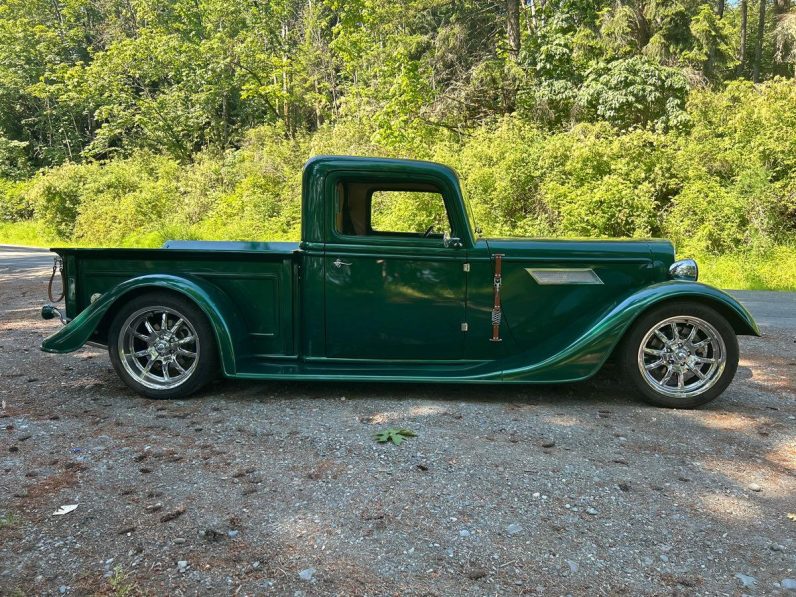 
								Factory Five Racing ’35 Hot Rod Truck full									