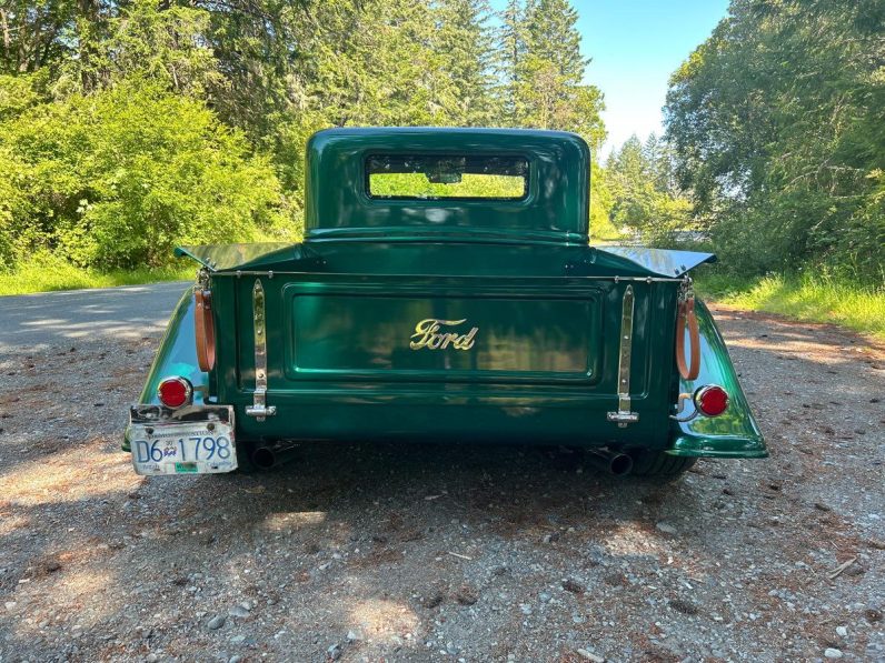 
								Factory Five Racing ’35 Hot Rod Truck full									