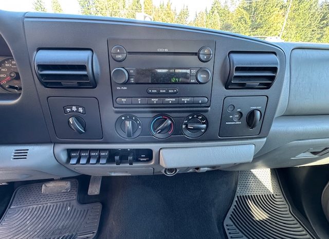 
								2005 FORD F350 XLT 4X4, 6.OL DIESEL, NO ACCIDENTS full									