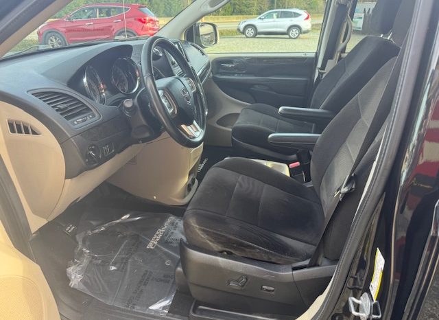 
								2012 DODGE GRAND CARAVAN STO-N-GO, <br> VICTORIA CAR, NO ACCIDENTS full									