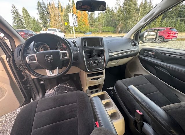 
								2012 DODGE GRAND CARAVAN STO-N-GO, <br> VICTORIA CAR, NO ACCIDENTS full									