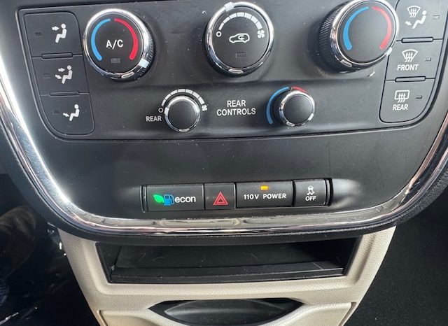 
								2012 DODGE GRAND CARAVAN STO-N-GO, <br> VICTORIA CAR, NO ACCIDENTS full									