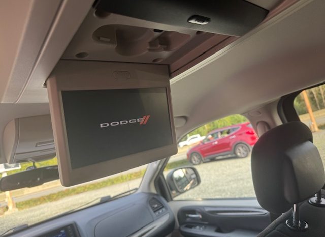 
								2012 DODGE GRAND CARAVAN STO-N-GO, <br> VICTORIA CAR, NO ACCIDENTS full									