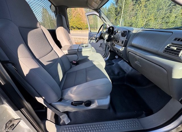 
								2005 FORD F450 RWD, FLAT DECK <BR> LOW KM’S full									