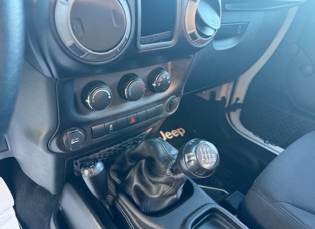 
								2013 JEEP WRANGLER SPORT 2 DR SOFT TOP<BR> NO ACCIDENTS, ONE OWNER full									