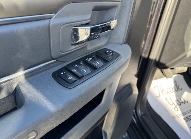 
								2016 RAM 1500 4X4 3.6L <BR> NO ACCIDENTS full									